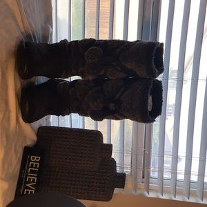 Black Winter ❄️Fuzzy Boots